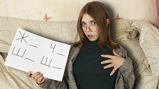 שכרה מורה רוסית אבל לא היה לה כסף - היא נתנה לי לשלם על ידי לזיין אותה
