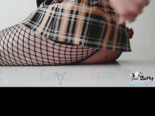 המשחק ממשיך (משחק עם הדילדו והתחת שלי)