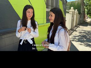 בנות טובות אוהבות למצוץ זין במקום ללמוד