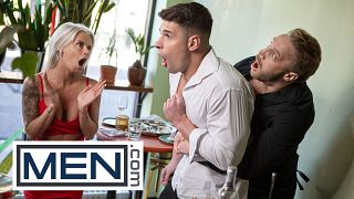 - ארוחת ערב רומנטית הופכת לשובבה כאשר מאליק, מטאו ולה פטיט משתפים צדפות וסקס פראי