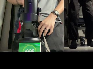 כשאתה מקבל בחביבות את השליח שתופס מחסה מהגשם-אני רוצה לישון כל יום