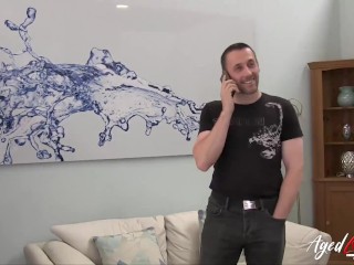 בוגרת לייסי סטאר קיבלה בובת מין חדשה צ'סי קיי
