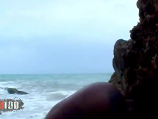פאקינג בין-גזעי בחוף הים עם שניה, מותק הובנה וחמוד