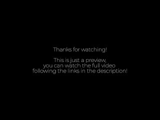 מצאתי את אמא החורגת של חברי עירומה בחדר האמבטיה במהלך שינה