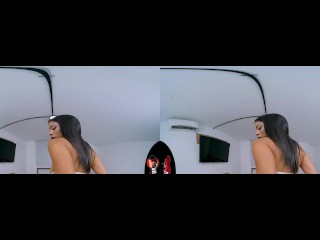 - לטינה יפה סקס במיטה שלה